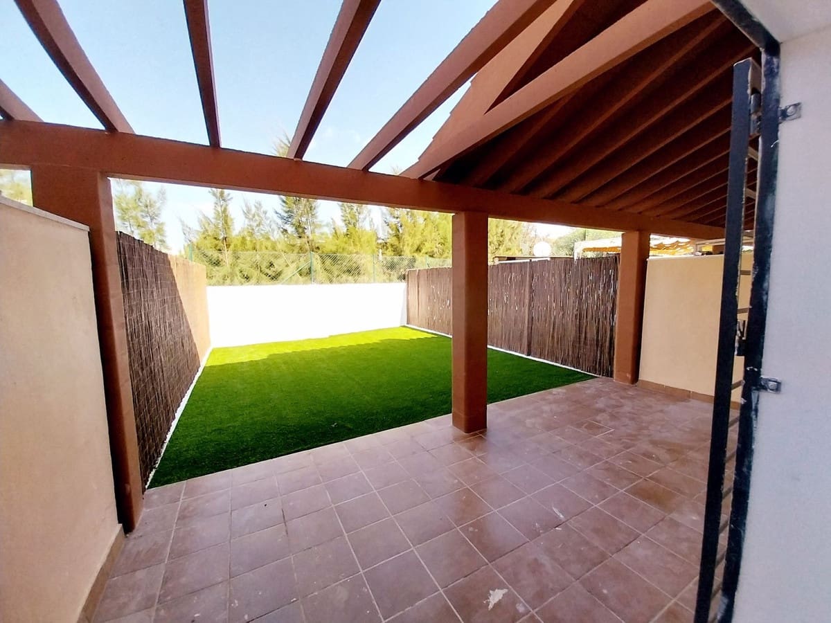 4 soveværelse Byhus til salg i Calahonda med swimmingpool garage - € 669.000 (Ref: 9976192)