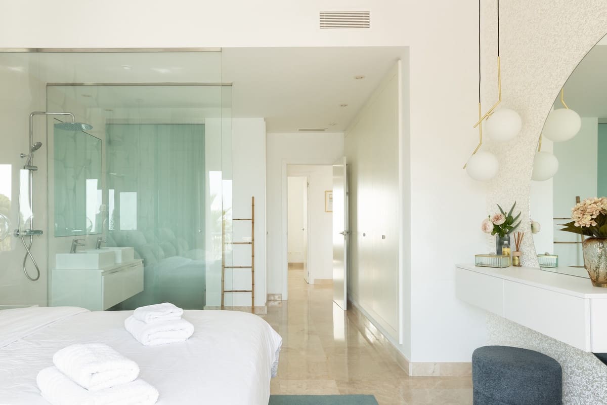 2 sovrum Lägenhet till salu i Benahavis med pool - 679 000 € (Ref: 9976193)