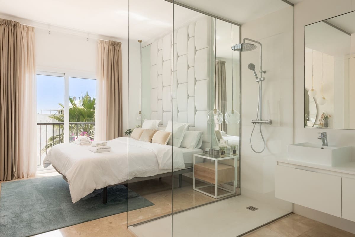 2 sovrum Lägenhet till salu i Benahavis med pool - 679 000 € (Ref: 9976193)