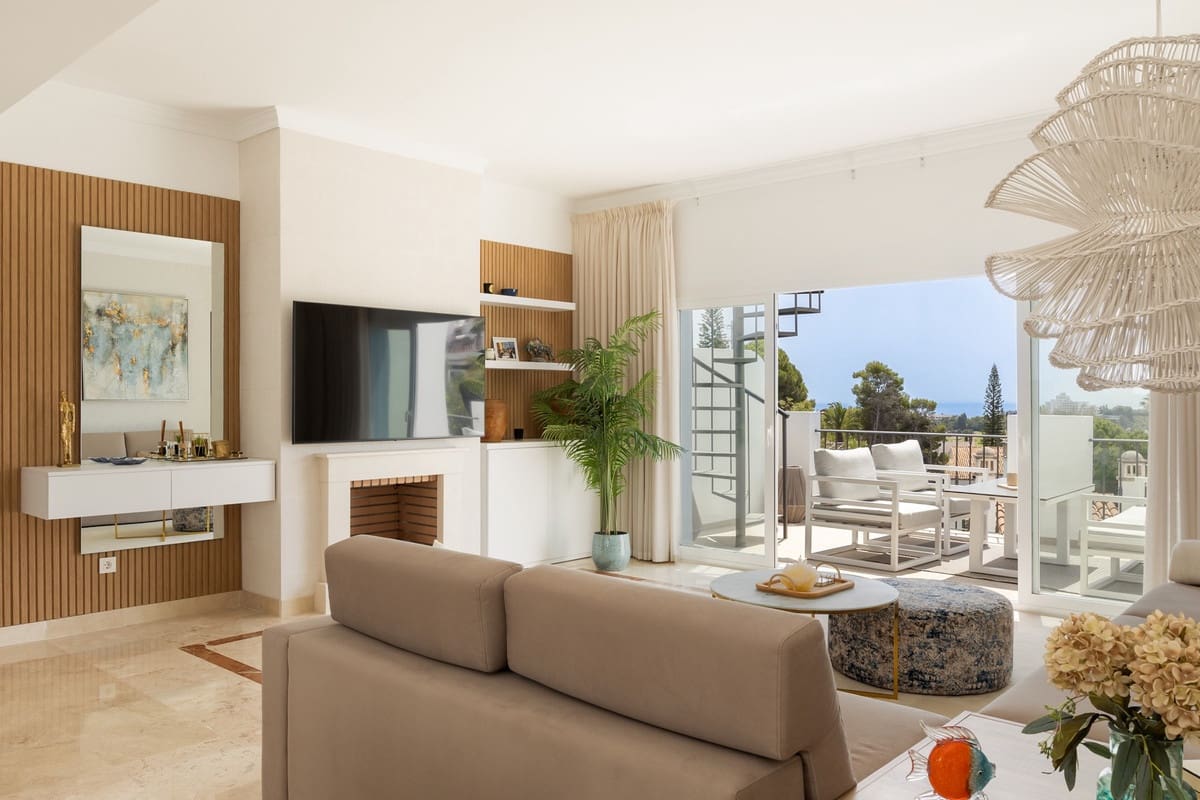 2 sovrum Lägenhet till salu i Benahavis med pool - 679 000 € (Ref: 9976193)