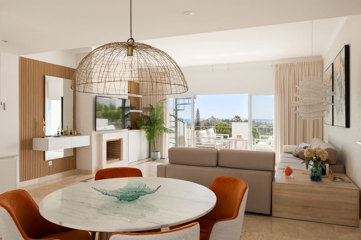 2 sovrum Lägenhet till salu i Benahavis med pool - 679 000 € (Ref: 9976193)