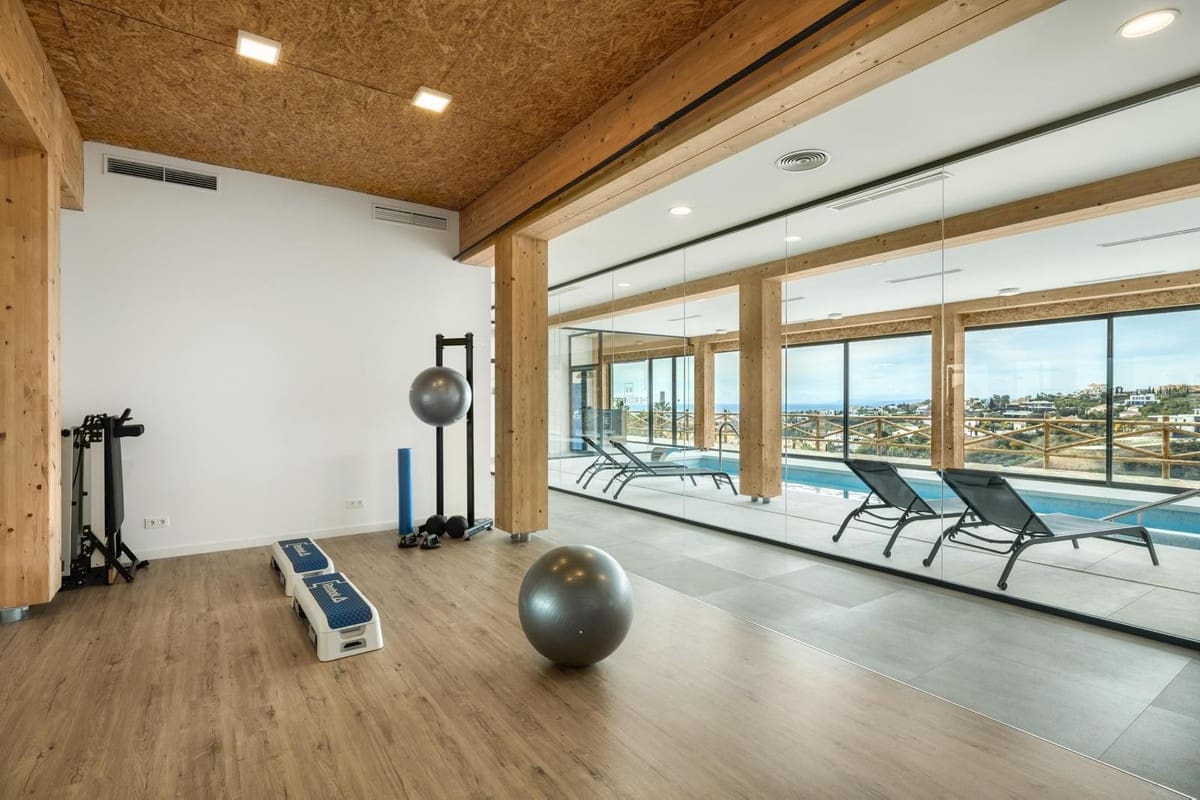 2 sovrum Lägenhet till salu i Benahavis med pool - 679 000 € (Ref: 9976193)