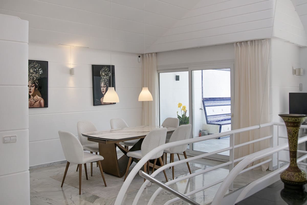 4 makuuhuone Paritalo myytävänä paikassa Calahonda mukana uima-altaan - 699 500 € (Ref: 9976194)