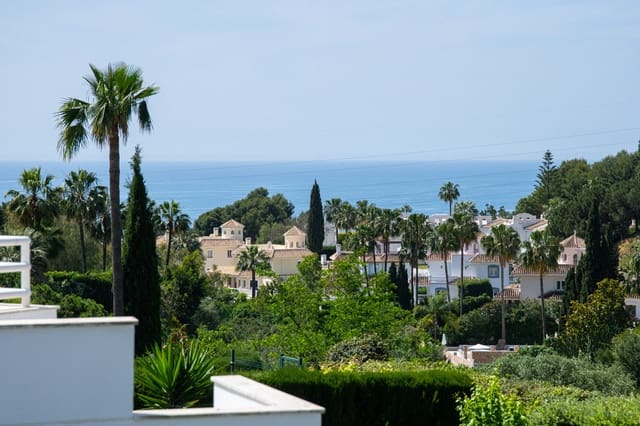 4 sovrum Semi-fristående Villa till salu i Calahonda, Mijas med pool - 699 500 € (Ref: 9976194)