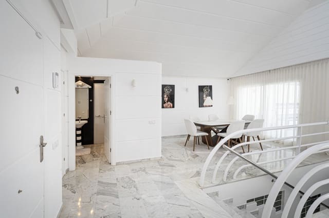4 sovrum Semi-fristående Villa till salu i Calahonda, Mijas med pool - 699 500 € (Ref: 9976194)