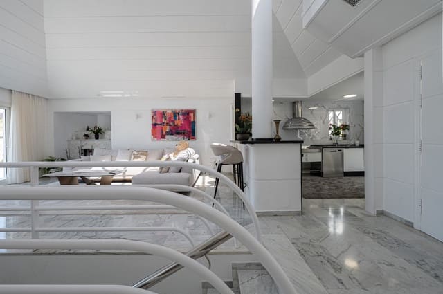 4 sovrum Semi-fristående Villa till salu i Calahonda, Mijas med pool - 699 500 € (Ref: 9976194)