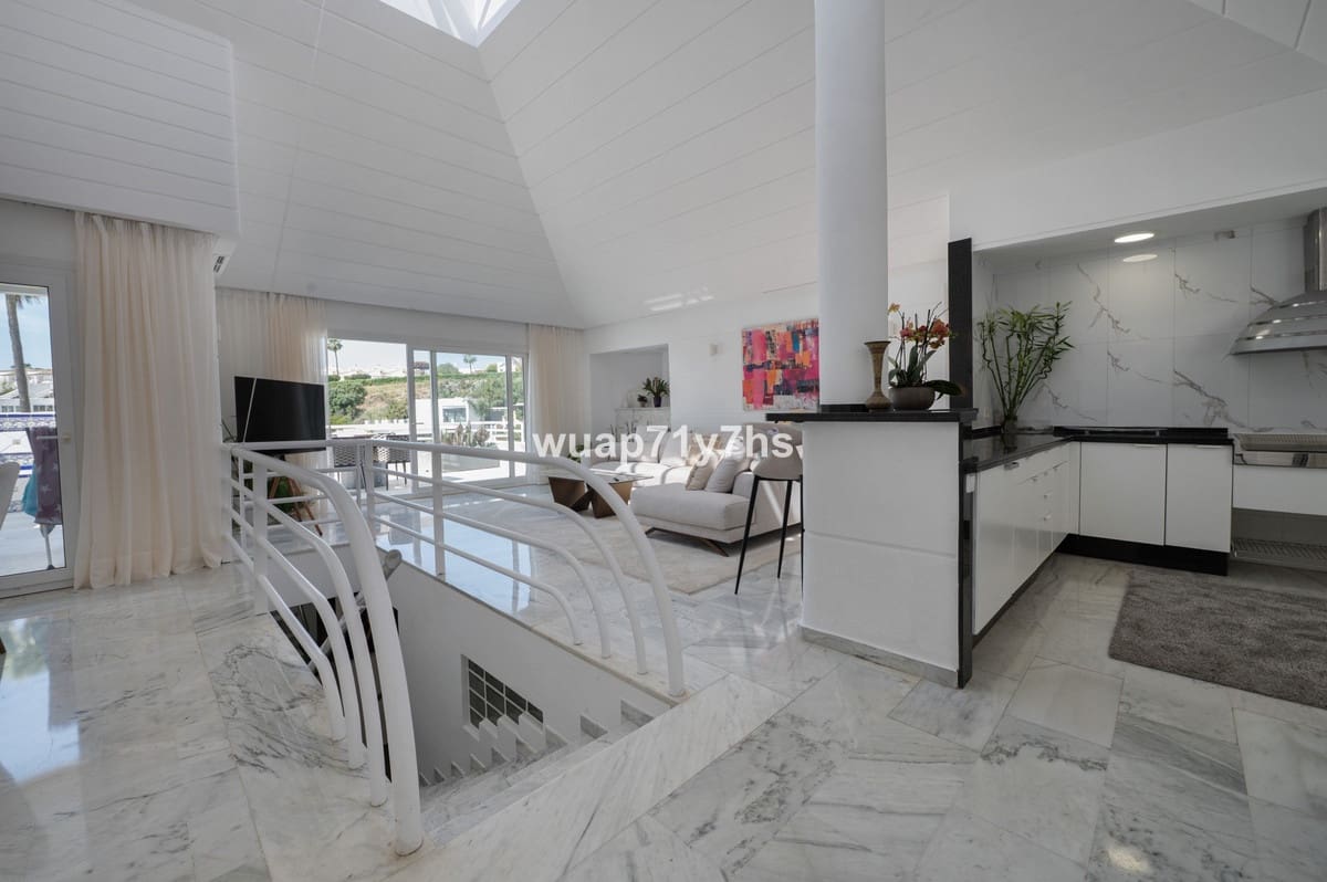 4 Zimmer Doppelhaus zu verkaufen in Calahonda mit Pool Garage - 699.500 € (Ref: 9976194)