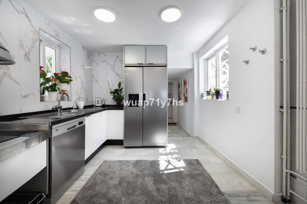 4 Zimmer Doppelhaus zu verkaufen in Calahonda mit Pool Garage - 699.500 € (Ref: 9976194)