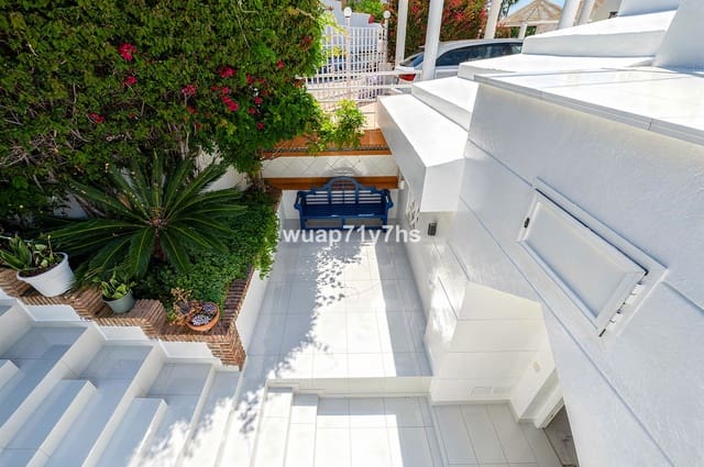 4 sypialnia Dom blizniak na sprzedaż w Calahonda, Mijas z basenem garażem - 699 500 € (Ref: 9976194)