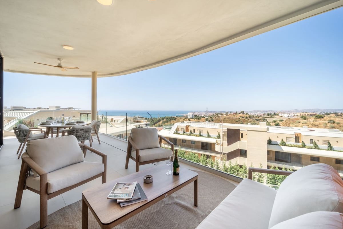 2 soveværelse Lejlighed til salg i Fuengirola med swimmingpool - € 695.000 (Ref: 9976195)