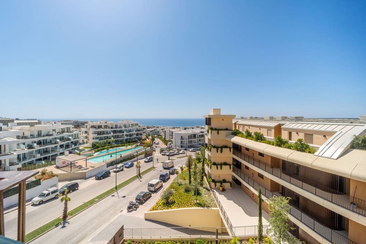 2 soveværelse Lejlighed til salg i Fuengirola med swimmingpool - € 695.000 (Ref: 9976195)