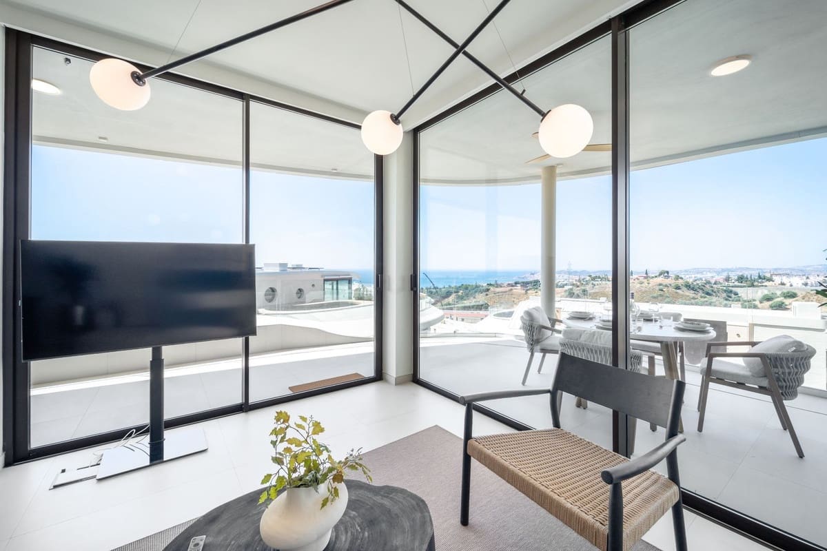 2 soveværelse Lejlighed til salg i Fuengirola med swimmingpool - € 695.000 (Ref: 9976195)