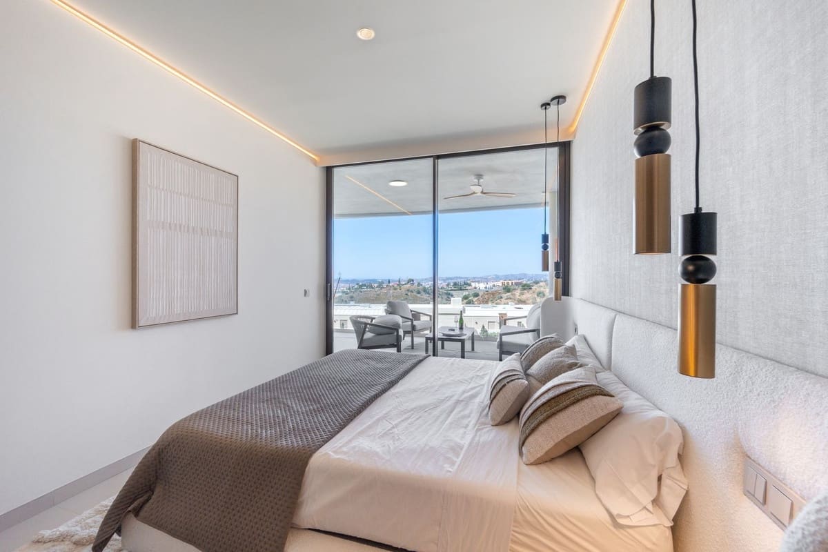 2 soveværelse Lejlighed til salg i Fuengirola med swimmingpool - € 695.000 (Ref: 9976195)