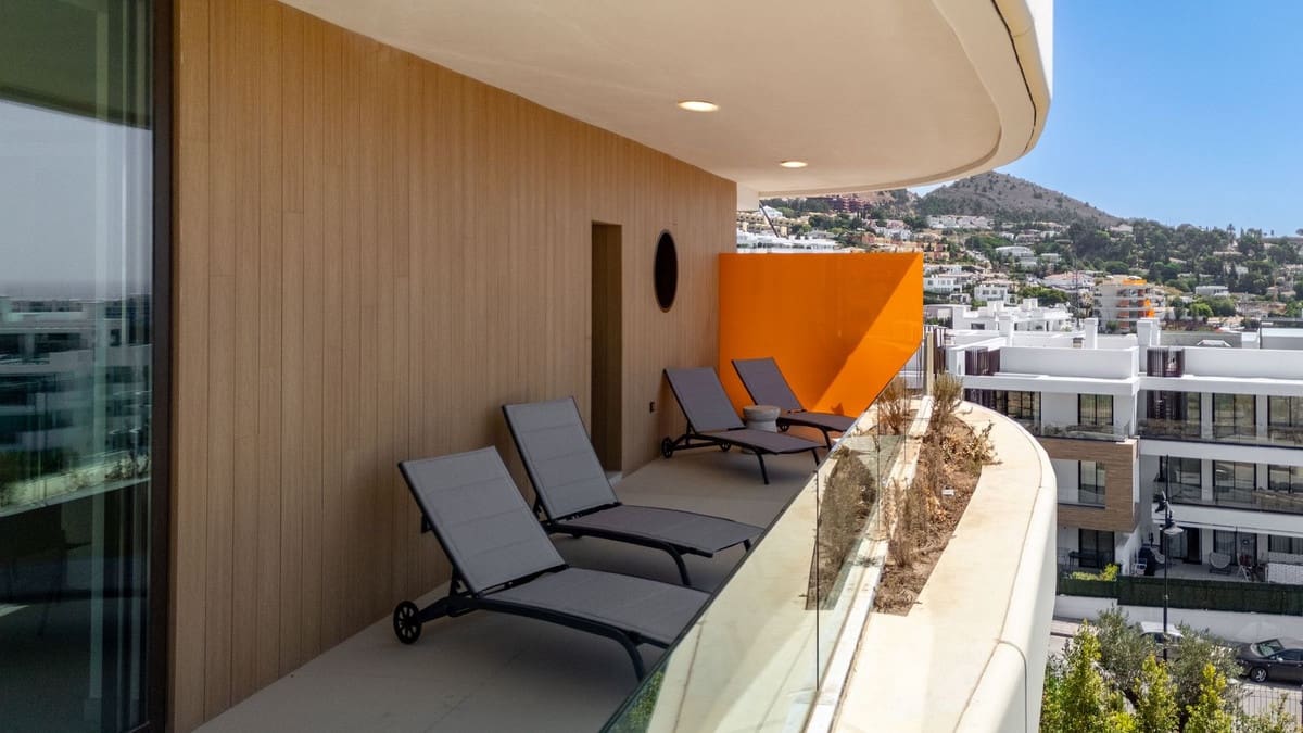 2 soveværelse Lejlighed til salg i Fuengirola med swimmingpool - € 695.000 (Ref: 9976195)