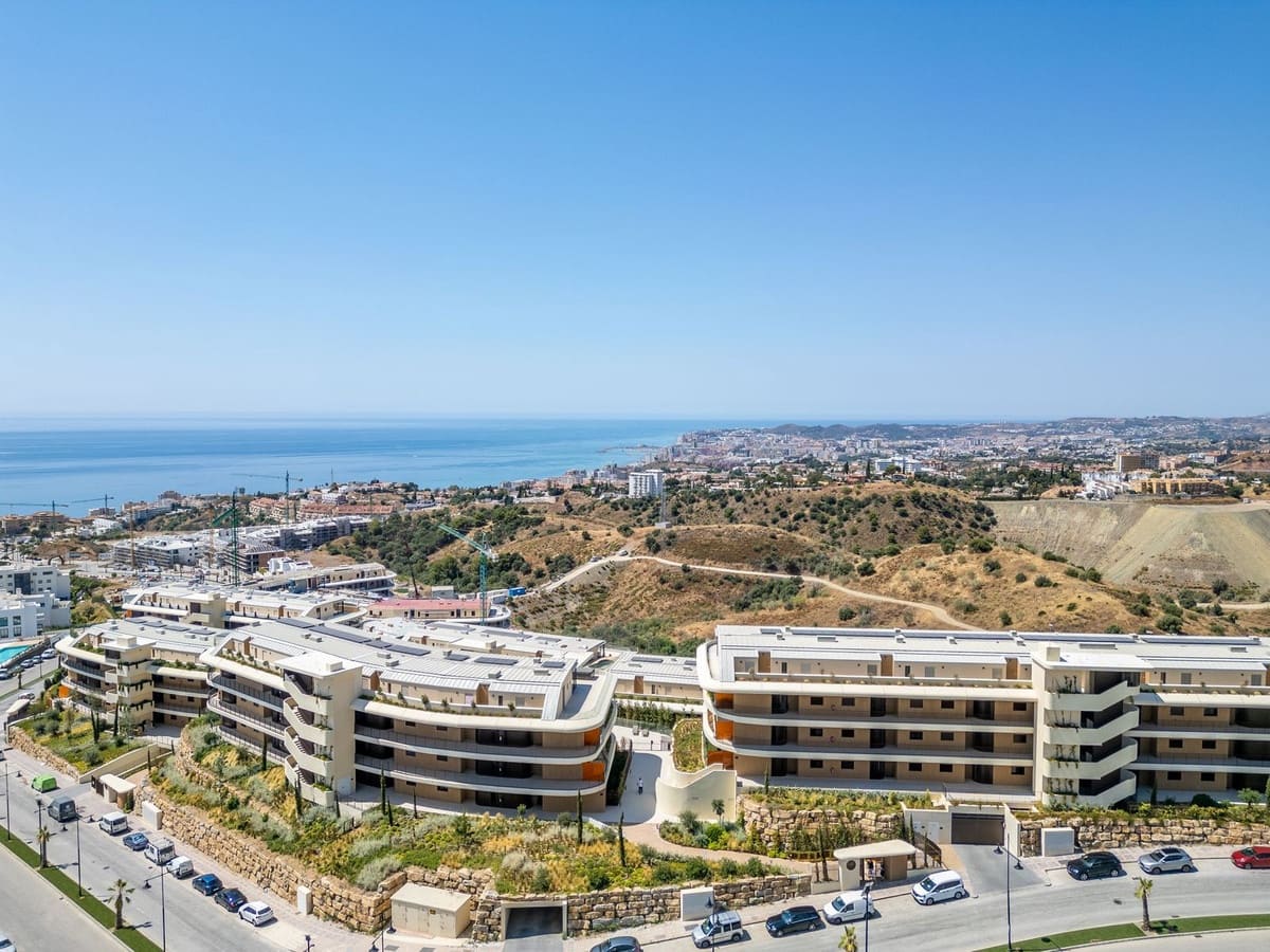 2 soveværelse Lejlighed til salg i Fuengirola med swimmingpool - € 695.000 (Ref: 9976195)