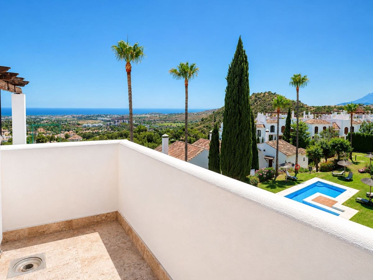 4 soveværelse Byhus til salg i Los Arqueros med swimmingpool - € 745.000 (Ref: 9976199)