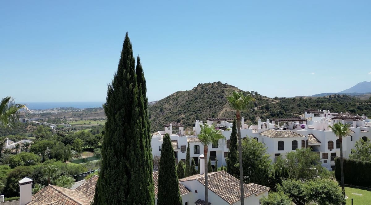 4 soveværelse Byhus til salg i Los Arqueros med swimmingpool - € 745.000 (Ref: 9976199)