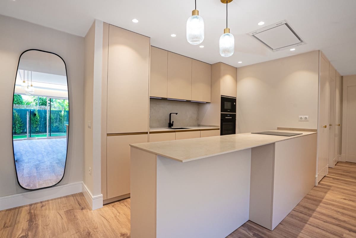2 soverom Leilighet til salgs i San Pedro de Alcantara med svømmebasseng - € 675 000 (Ref: 9976201)