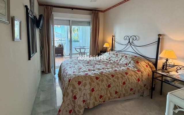 2 soveværelse Lejlighed til salg i Calahonda, Mijas med swimmingpool - € 695.000 (Ref: 9976203)