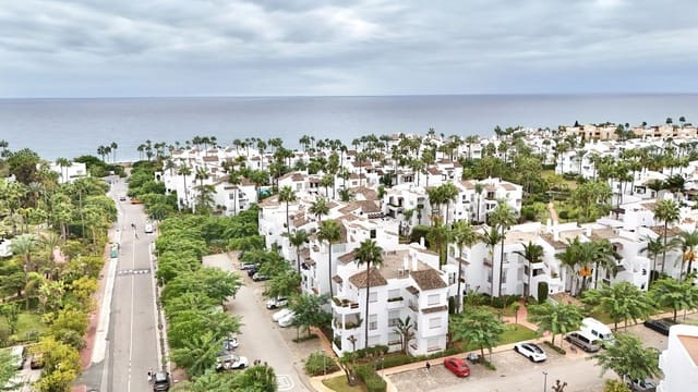 2 soverom Leilighet til salgs i Costalita, Estepona med svømmebasseng garasje - € 715 000 (Ref: 9976205)
