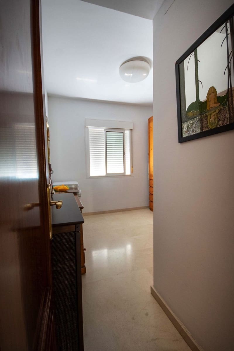 4 bedroom Townhouse for sale in Estepona with garage - € 732,000 (Ref: 9976206)