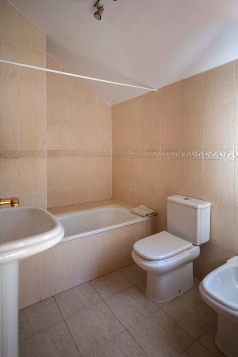4 bedroom Townhouse for sale in Estepona with garage - € 732,000 (Ref: 9976206)