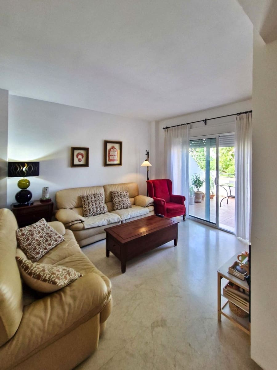 4 bedroom Townhouse for sale in Estepona with garage - € 732,000 (Ref: 9976206)
