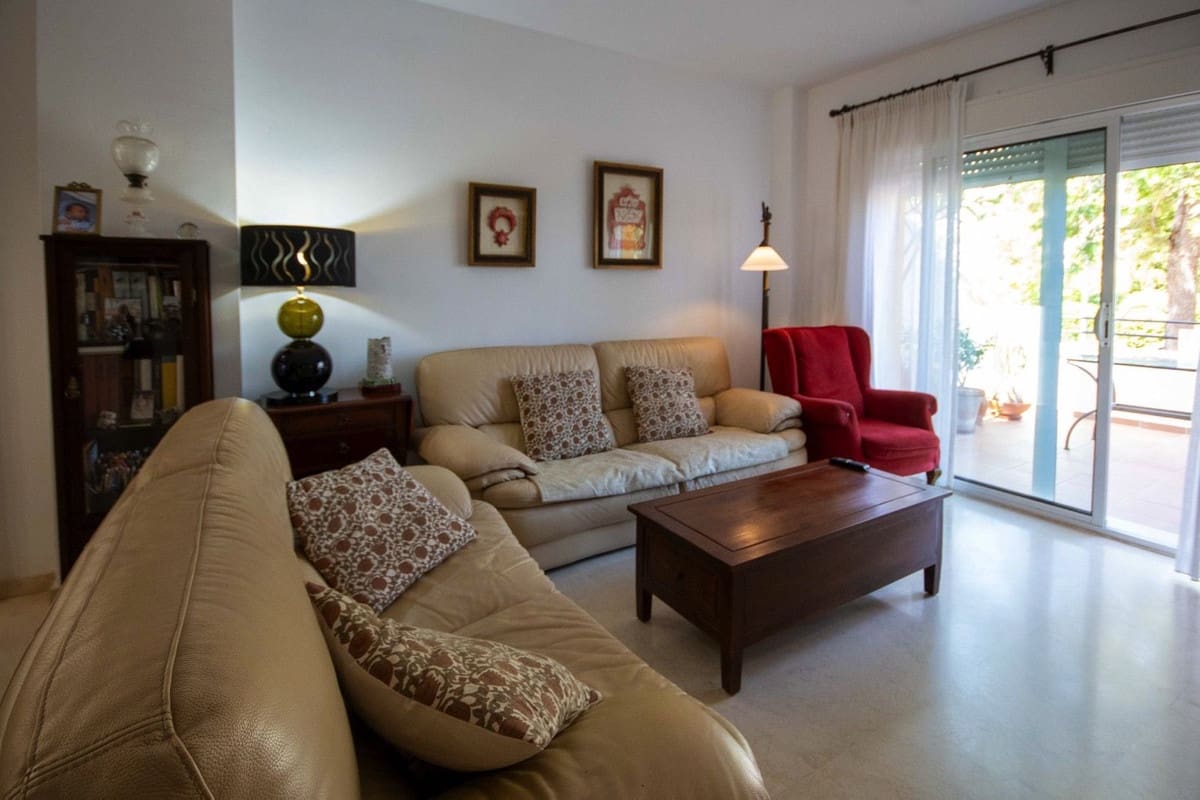 4 bedroom Townhouse for sale in Estepona with garage - € 732,000 (Ref: 9976206)