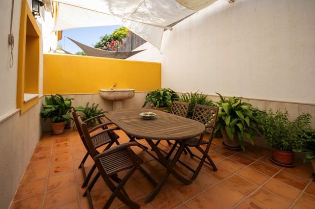 4 soverom Hus til salgs i Zona Calvario, Estepona med garasje - € 732 000 (Ref: 9976206)