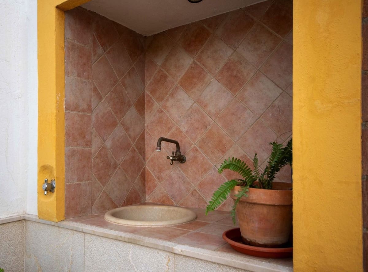 4 bedroom Townhouse for sale in Estepona with garage - € 732,000 (Ref: 9976206)