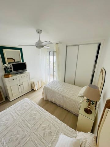 Apartamento de 2 habitaciones en Fuengirola en venta - 670.000 € (Ref: 9976207)