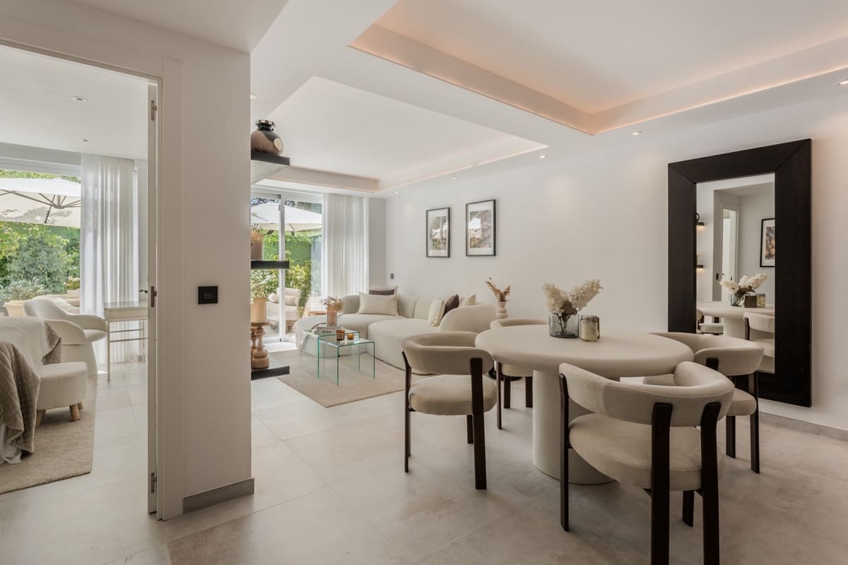 3 sypialnia Apartament na sprzedaż w La Quinta z basenem - 695 000 € (Ref: 9976209)