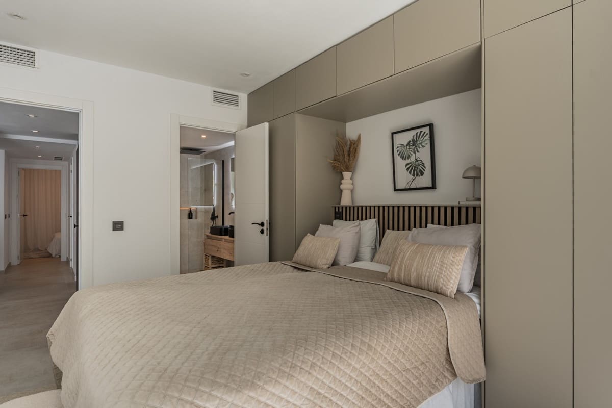 3 sypialnia Apartament na sprzedaż w La Quinta z basenem - 695 000 € (Ref: 9976209)