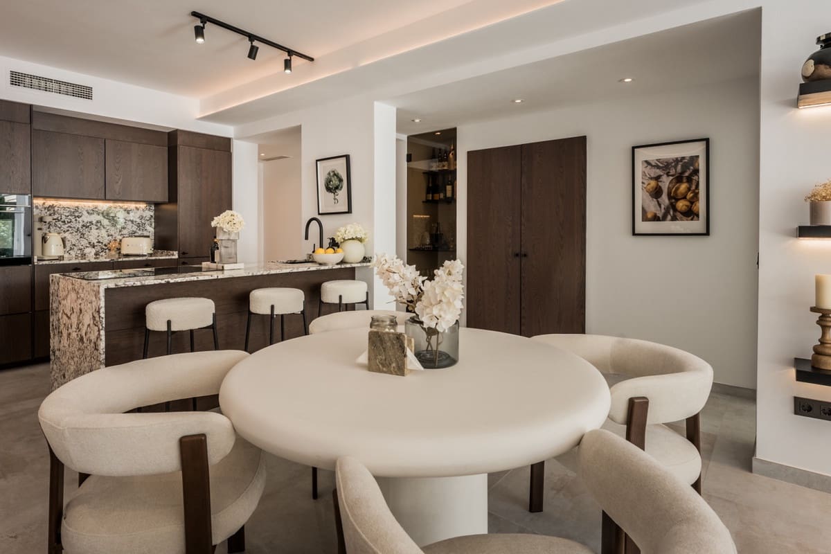 3 sypialnia Apartament na sprzedaż w La Quinta z basenem - 695 000 € (Ref: 9976209)