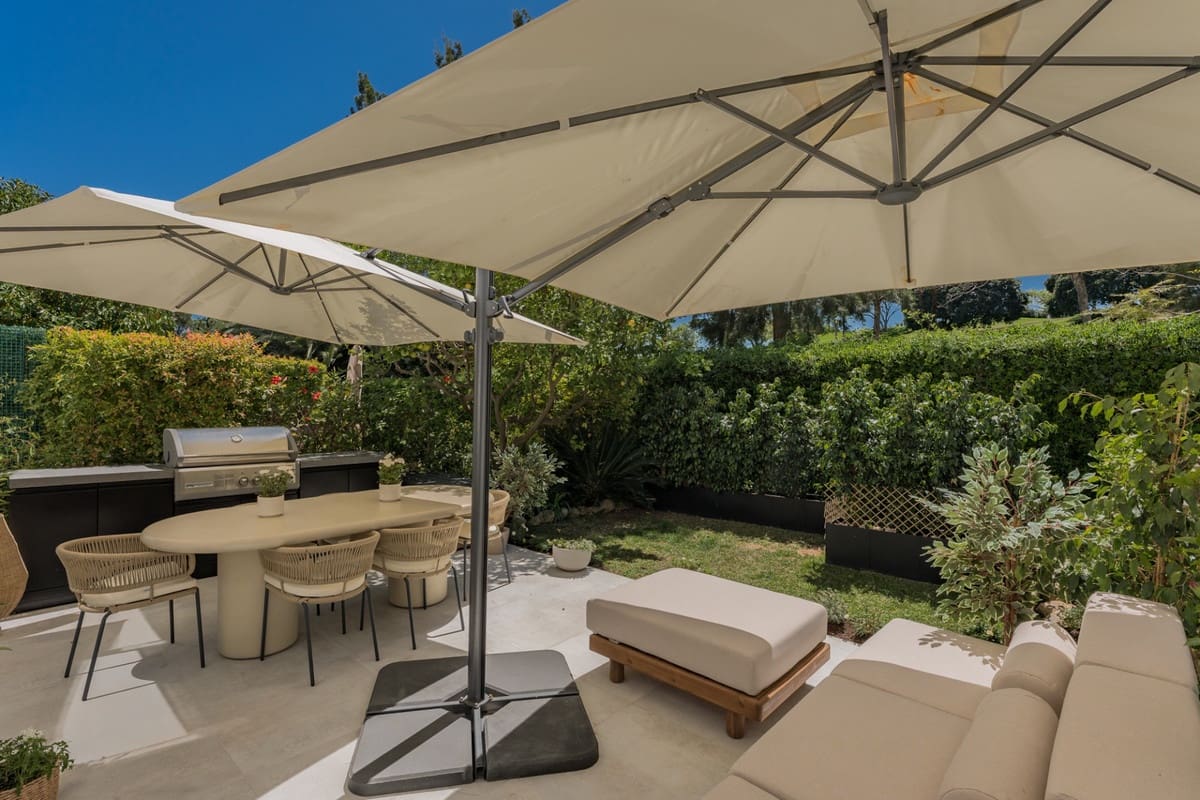 3 sypialnia Apartament na sprzedaż w La Quinta z basenem - 695 000 € (Ref: 9976209)
