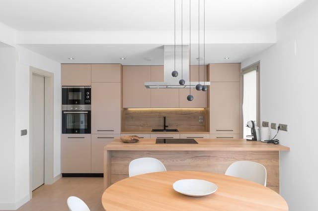 Apartamento de 3 habitaciones en La Cala Golf, Mijas en venta con piscina - 655.000 € (Ref: 9976212)