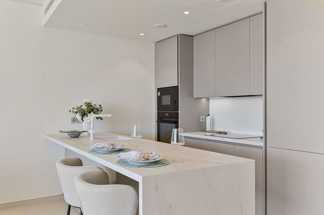 Apartamento de 3 habitaciones en Fuengirola en venta con piscina garaje - 749.000 € (Ref: 9976216)
