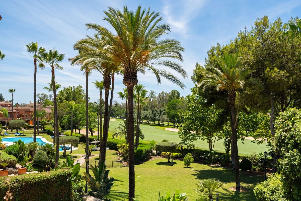 3 bedroom Townhouse for sale in Guadalmina with pool garage - € 700,000 (Ref: 9976217)
