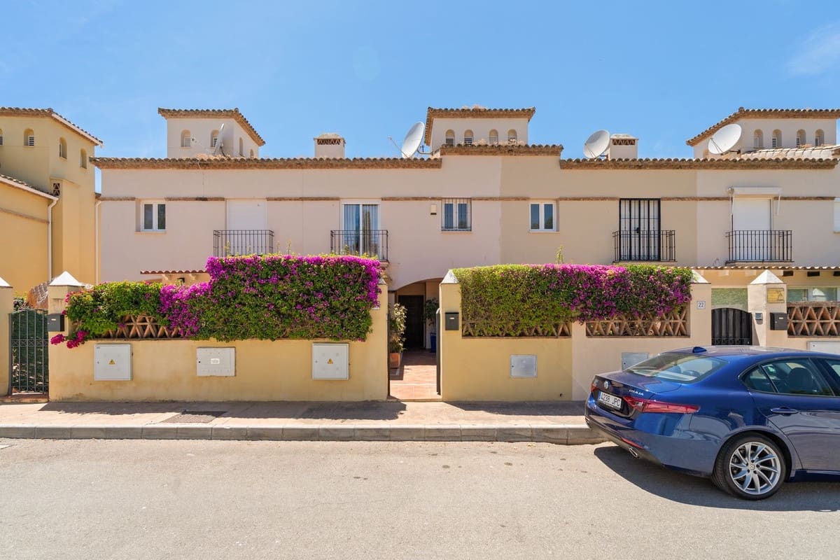 3 bedroom Townhouse for sale in Guadalmina with pool garage - € 700,000 (Ref: 9976217)