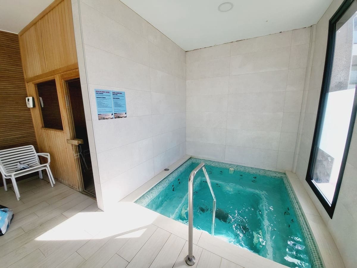 3 soveværelse Lejlighed til salg i La Cala de Mijas med swimmingpool garage - € 690.000 (Ref: 9976218)