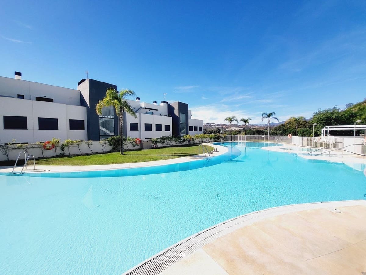 3 soveværelse Lejlighed til salg i La Cala de Mijas med swimmingpool garage - € 690.000 (Ref: 9976218)