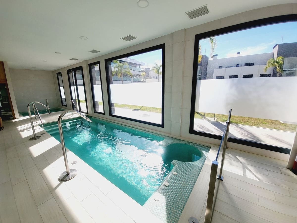 3 soveværelse Lejlighed til salg i La Cala de Mijas med swimmingpool garage - € 690.000 (Ref: 9976218)