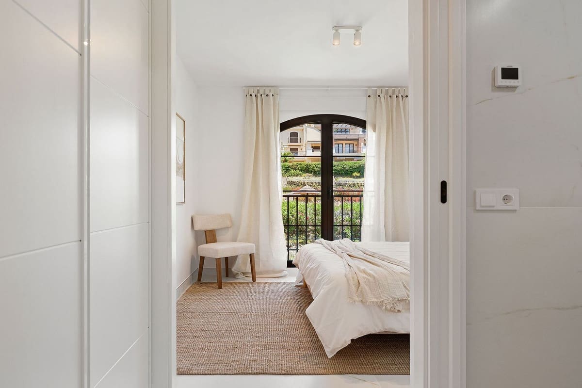 3 bedroom Apartment for sale in Los Arqueros with pool garage - € 699,000 (Ref: 9976220)