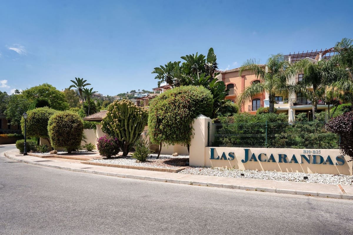3 bedroom Apartment for sale in Los Arqueros with pool garage - € 699,000 (Ref: 9976220)