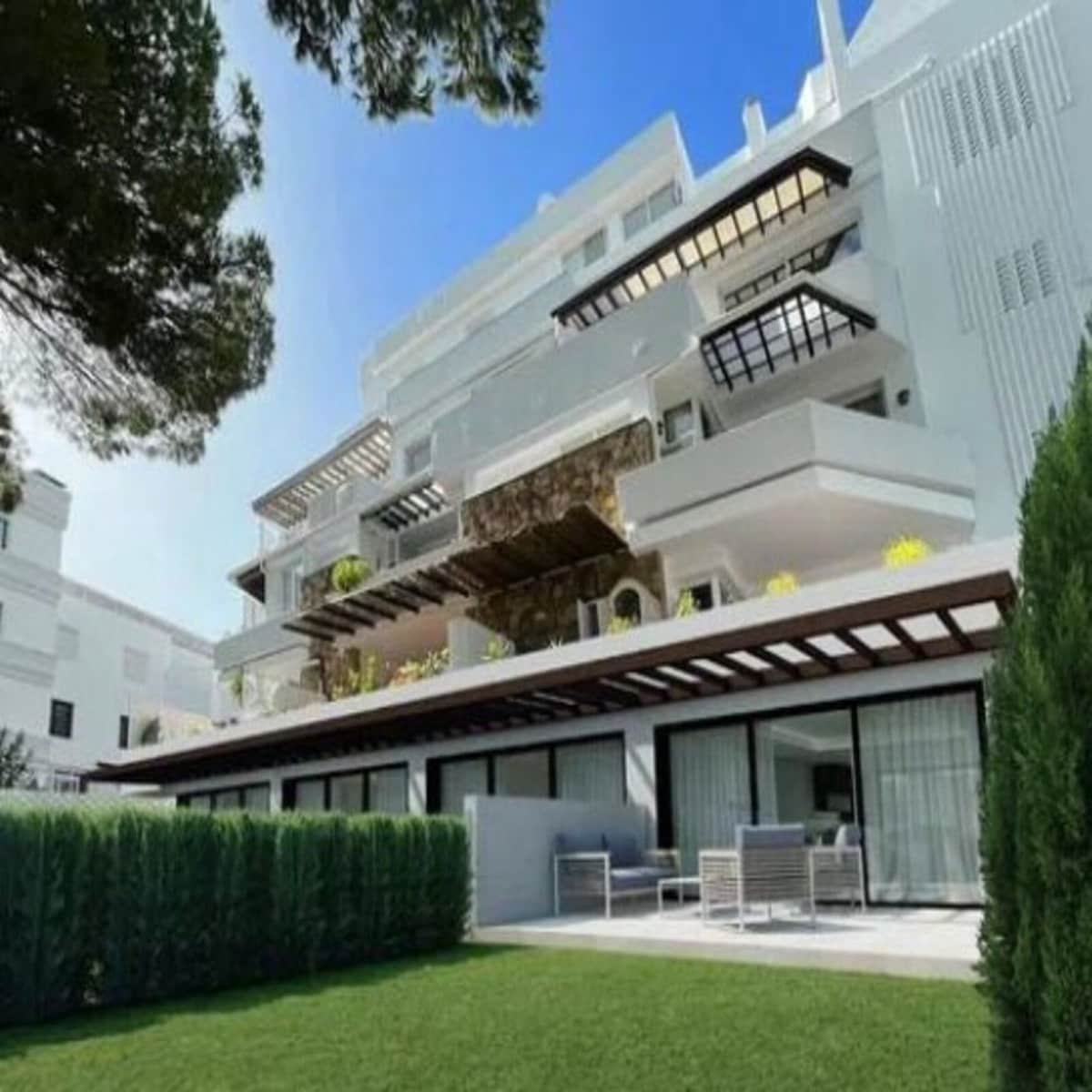 3 soverom Leilighet til salgs i Nueva Andalucia med garasje - € 690 000 (Ref: 9976222)