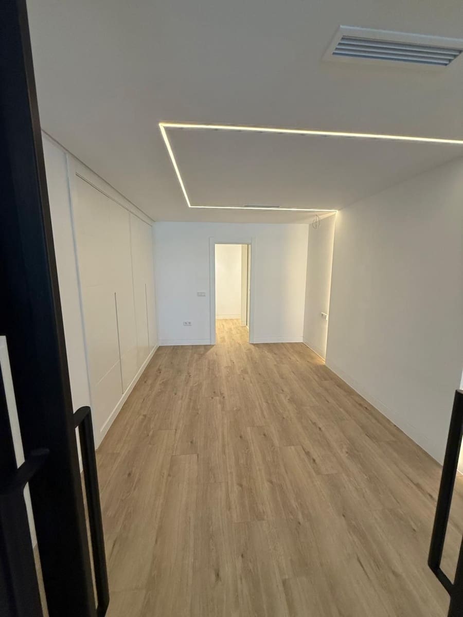 3 soverom Leilighet til salgs i Nueva Andalucia med garasje - € 690 000 (Ref: 9976222)