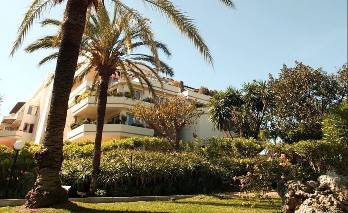 3 soverom Leilighet til salgs i Nueva Andalucia med garasje - € 690 000 (Ref: 9976222)
