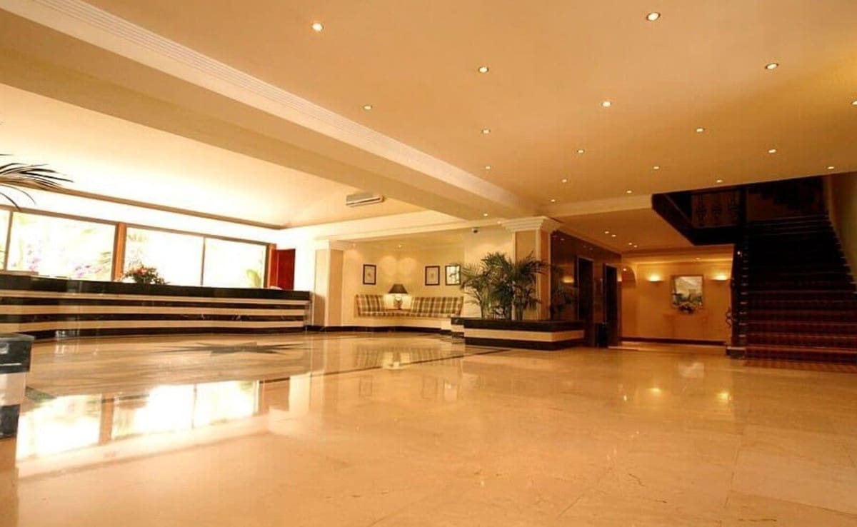 3 soverom Leilighet til salgs i Nueva Andalucia med garasje - € 690 000 (Ref: 9976222)
