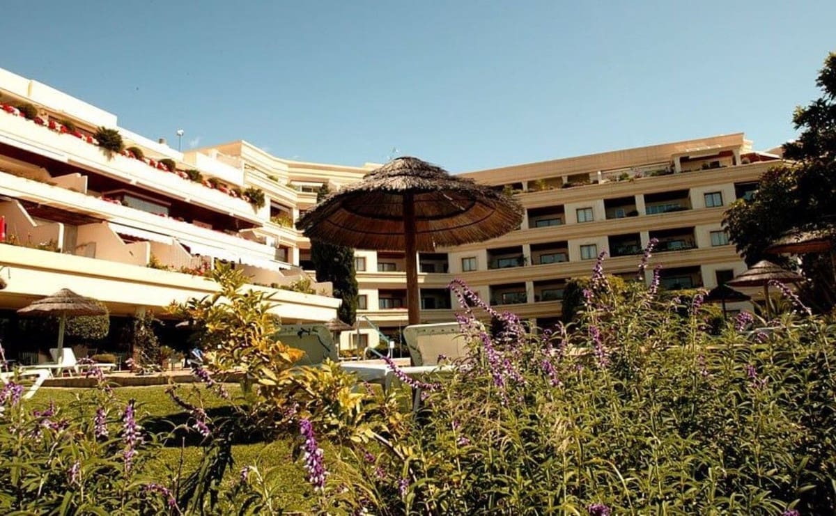 3 soverom Leilighet til salgs i Nueva Andalucia med garasje - € 690 000 (Ref: 9976222)