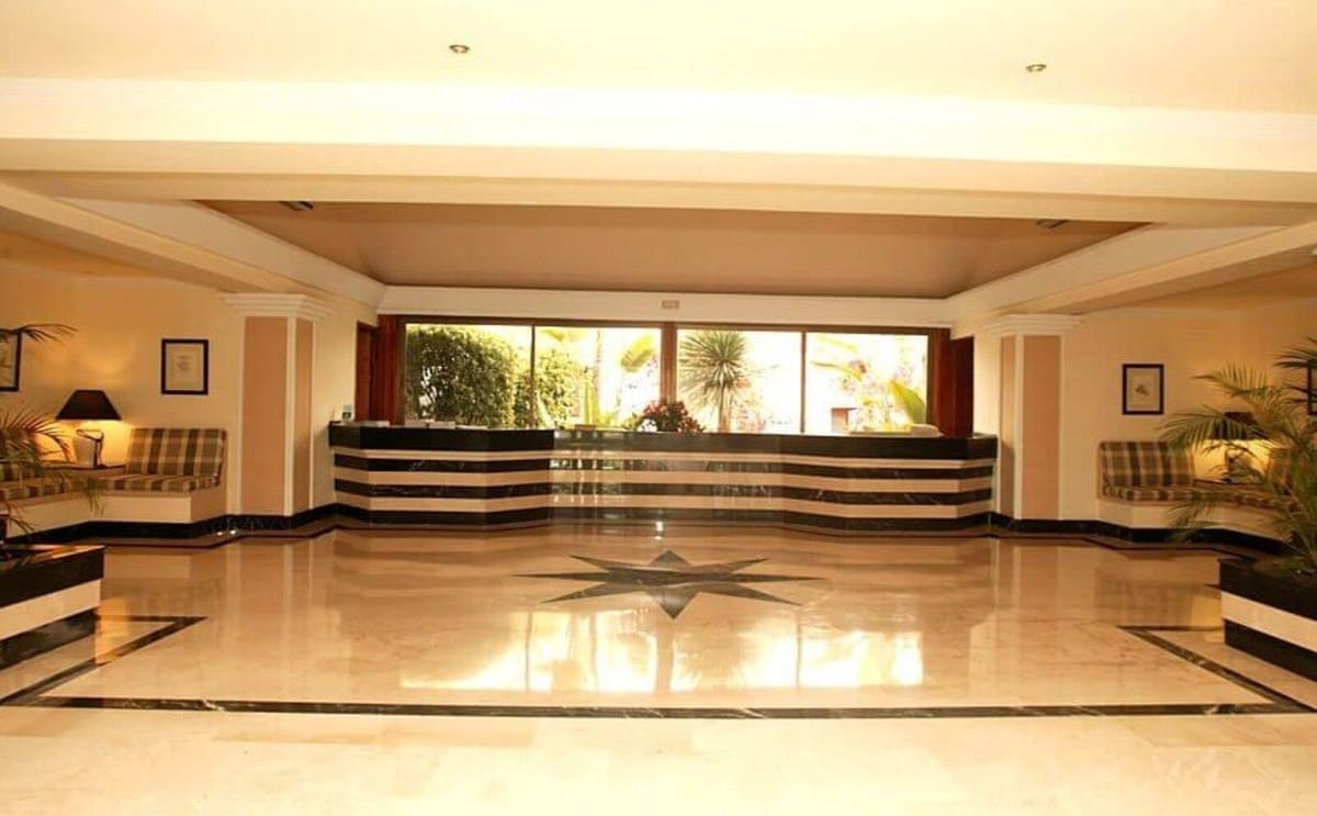 3 soverom Leilighet til salgs i Nueva Andalucia med garasje - € 690 000 (Ref: 9976222)